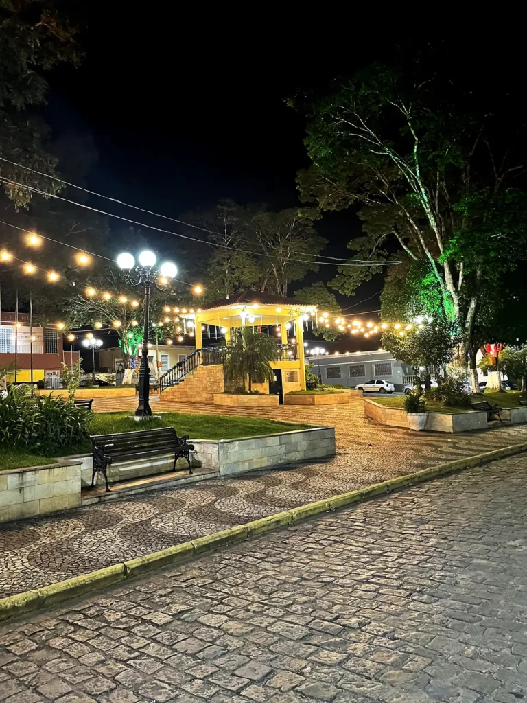 Praça Miguel Chiaradia, Córrego do Bom Jesus (MG)